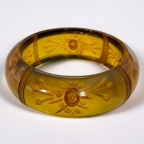 Jewelry - Vintage Reverse Carved Floral Apple Juice Bakelite Bangle Bracelet Tested